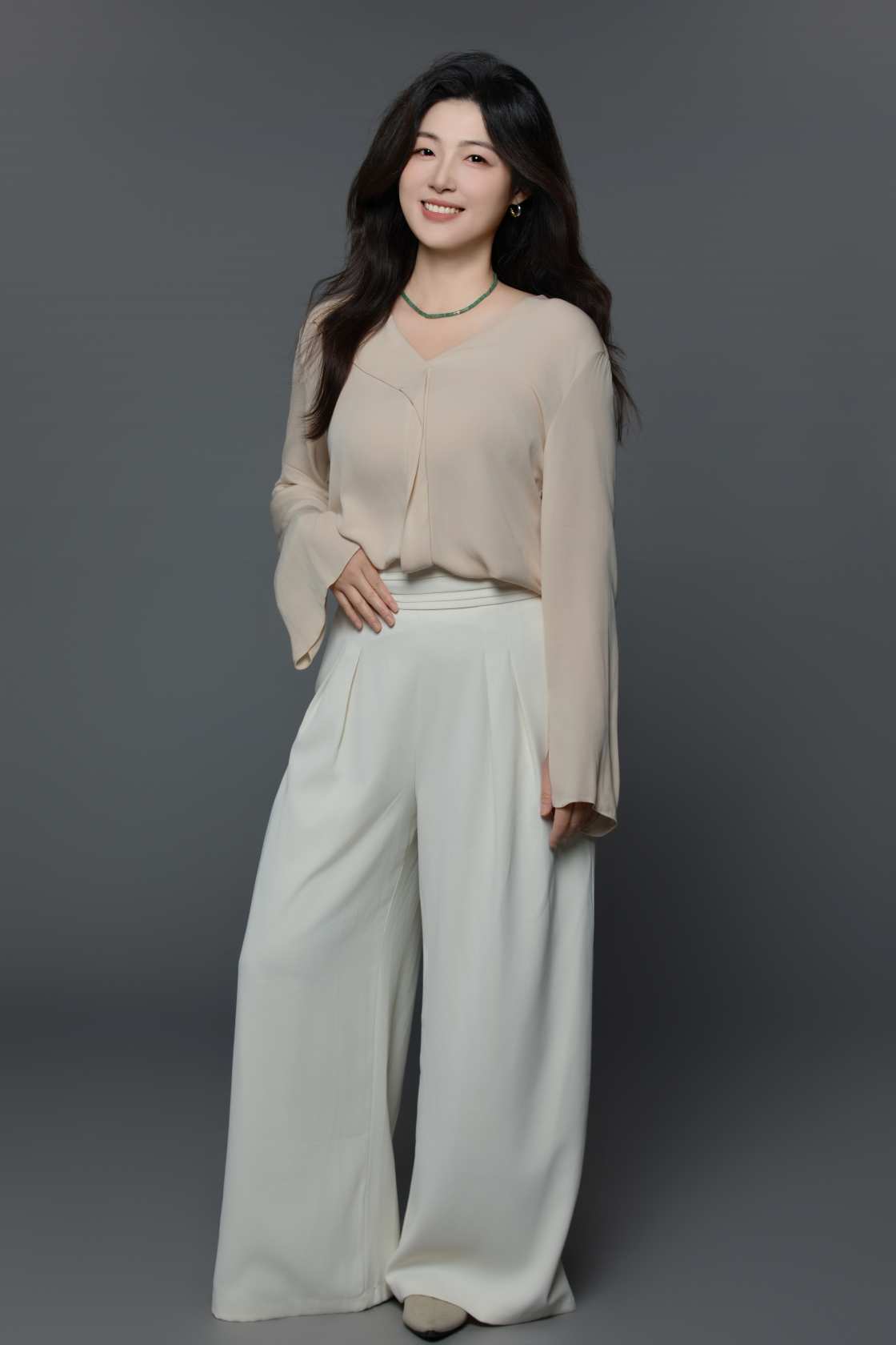 岳小莎