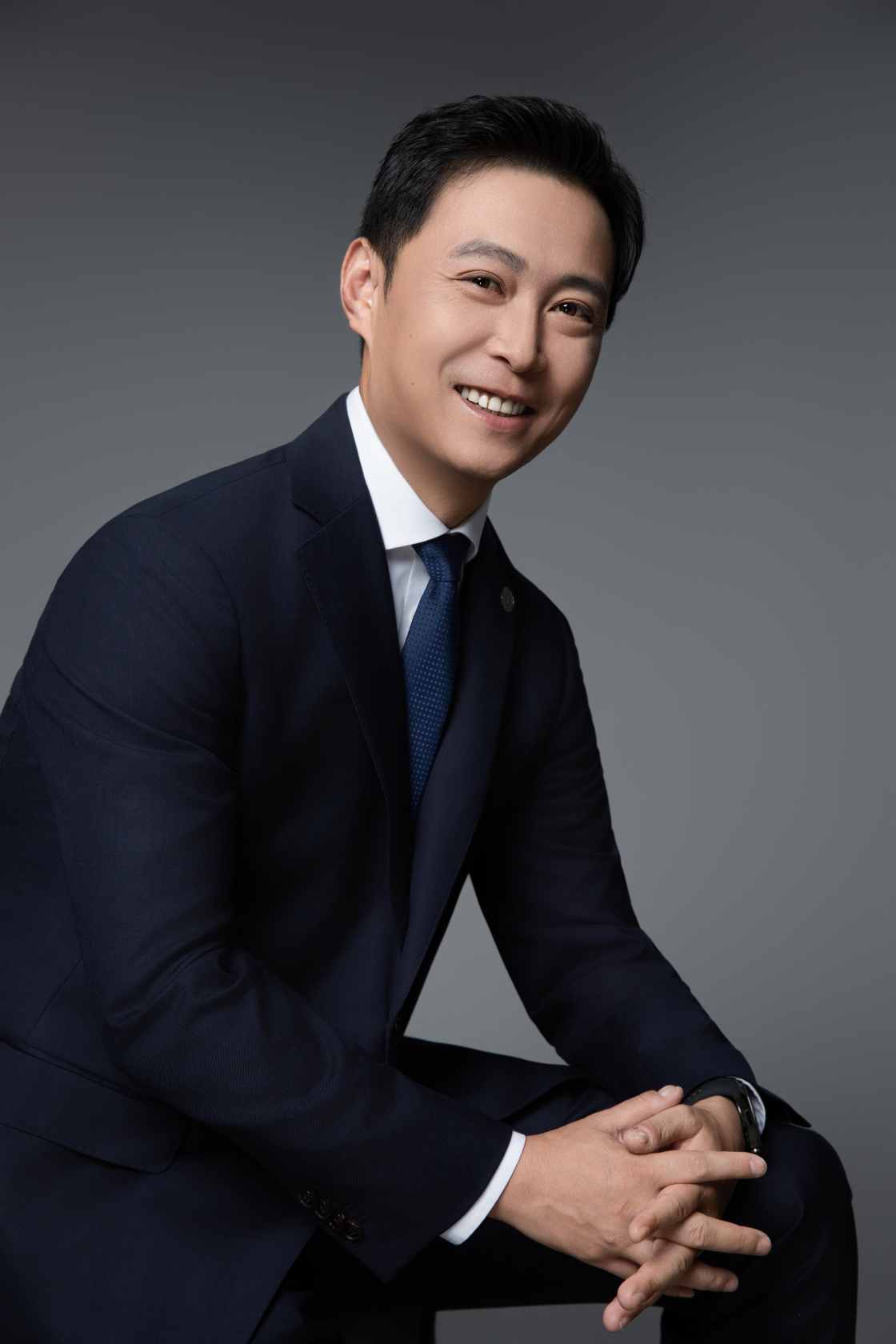李伟